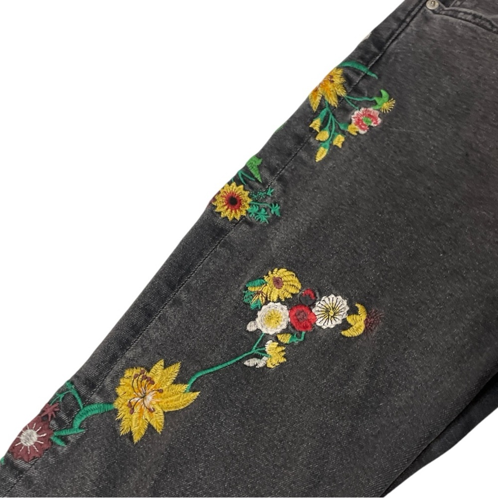 H&M Embroidered Floral Black Washed Denim Girlfriend Fit Jeans - Picture 12 of 12